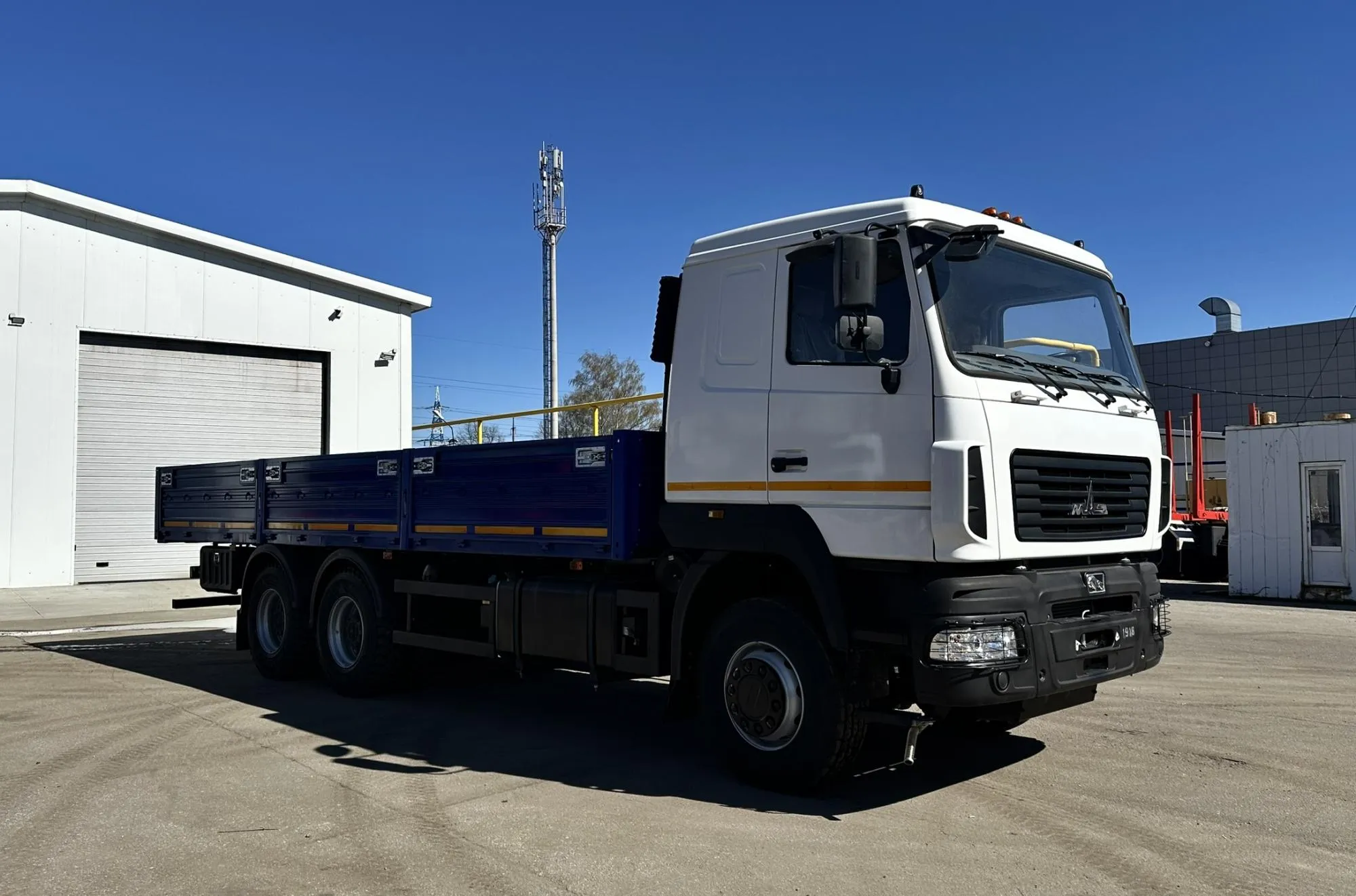 Бортовой грузовик МАЗ 6312С5-8571-015